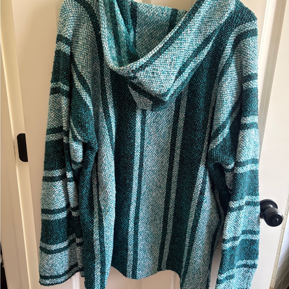 Great Used Condition size XL Mexican hoodie. Green/teal. No Tag but measures XL - Picture 4 of 6
